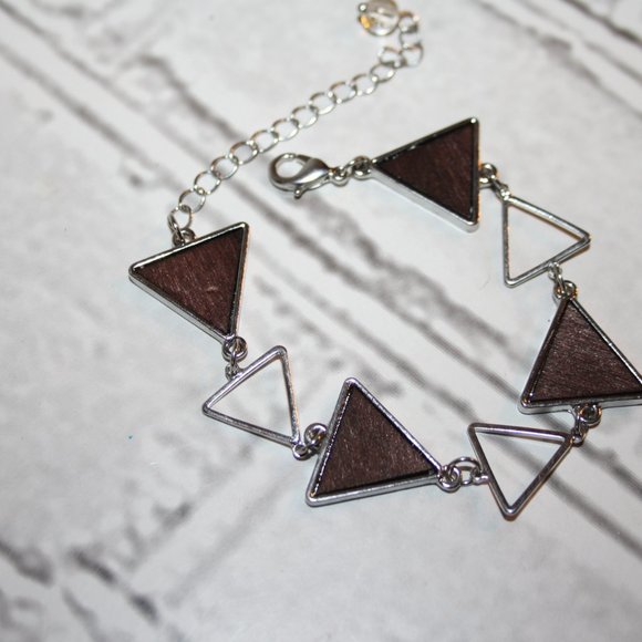 Beautiful silver, wooden triangle bracelet 6-8" adjustable - Picture 2 of 3